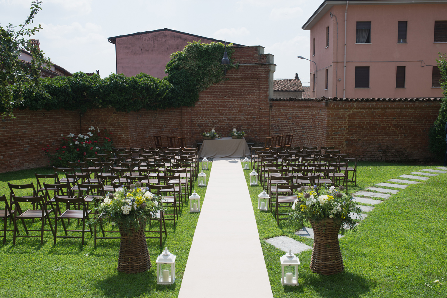 a wonderful rock'n'roll wedding full of love and lust for life
