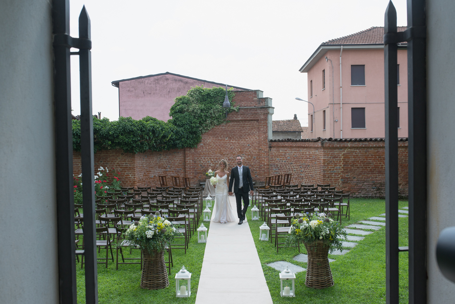 a wonderful rock'n'roll wedding full of love and lust for life