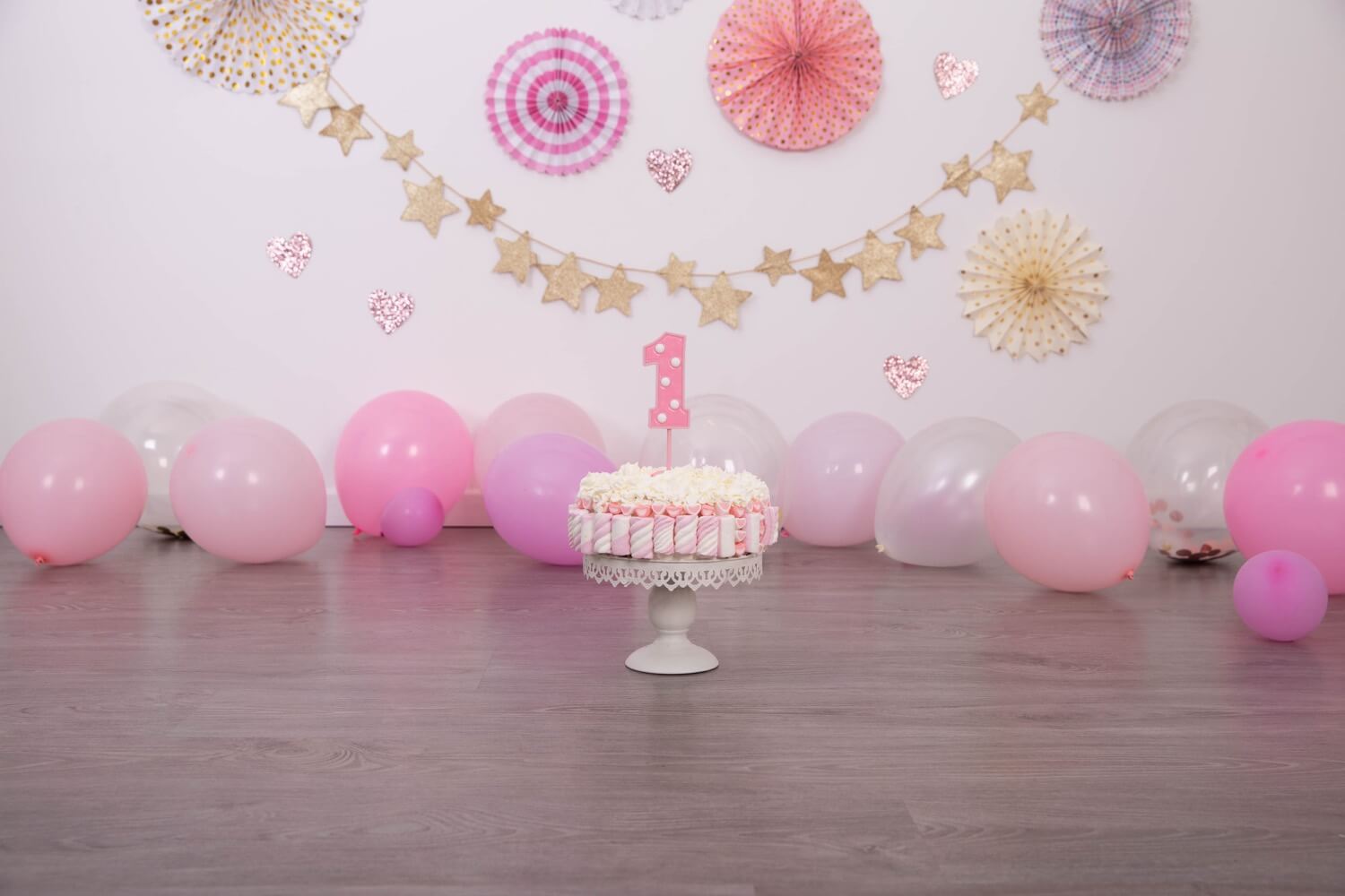 smashing cake
