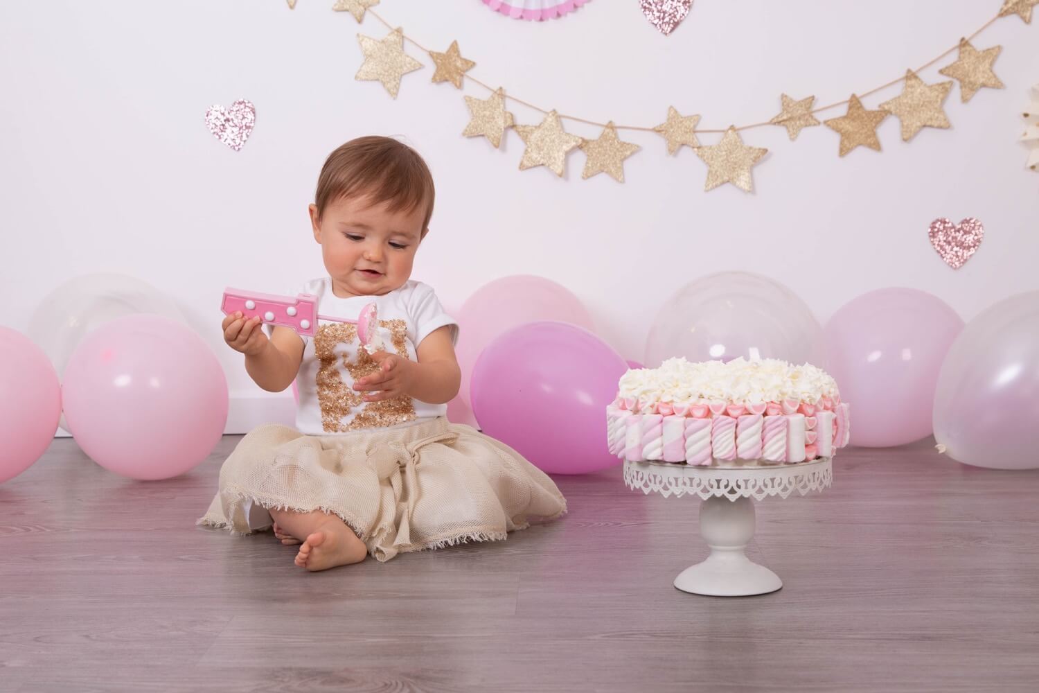 smashing cake