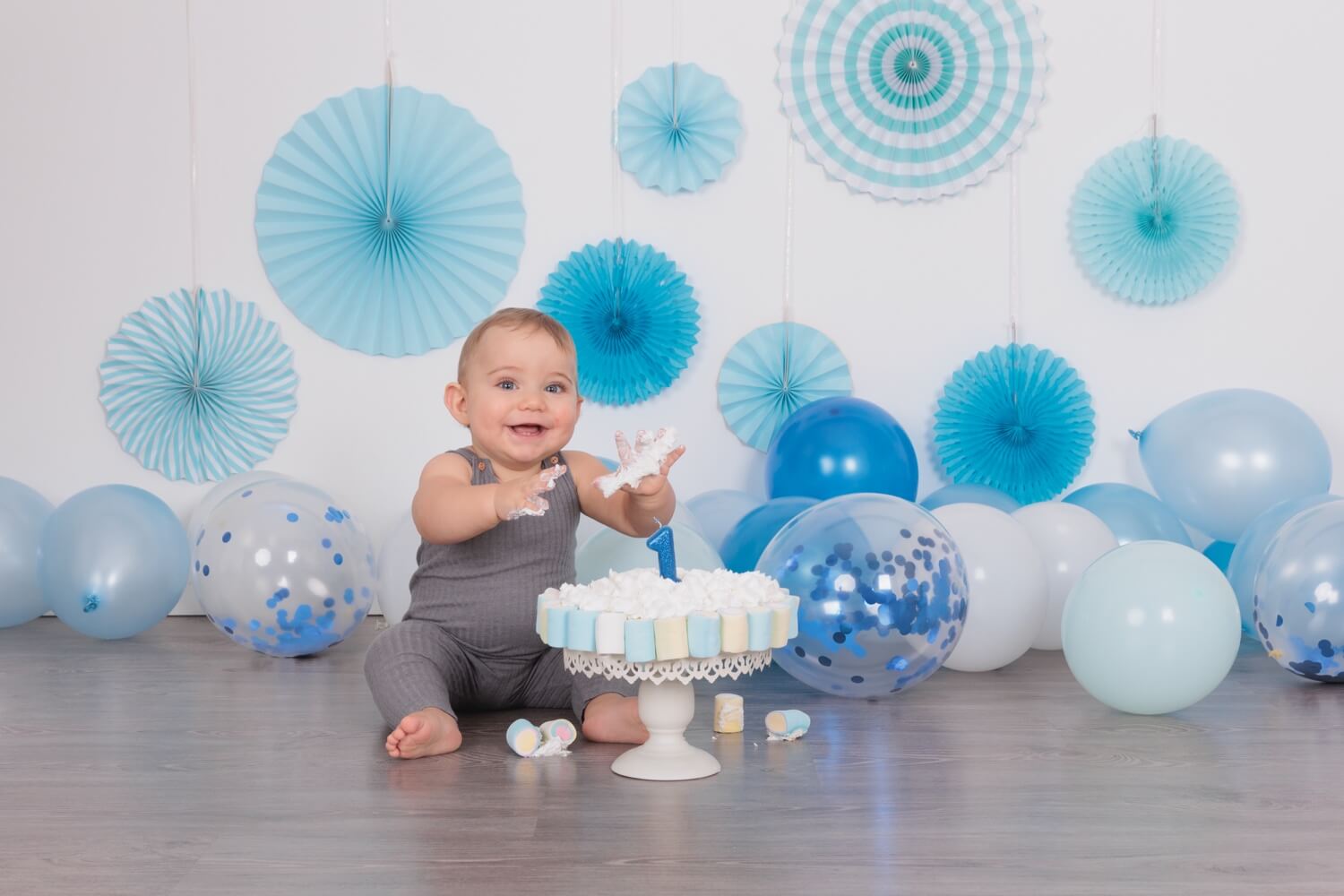 smashing cake 