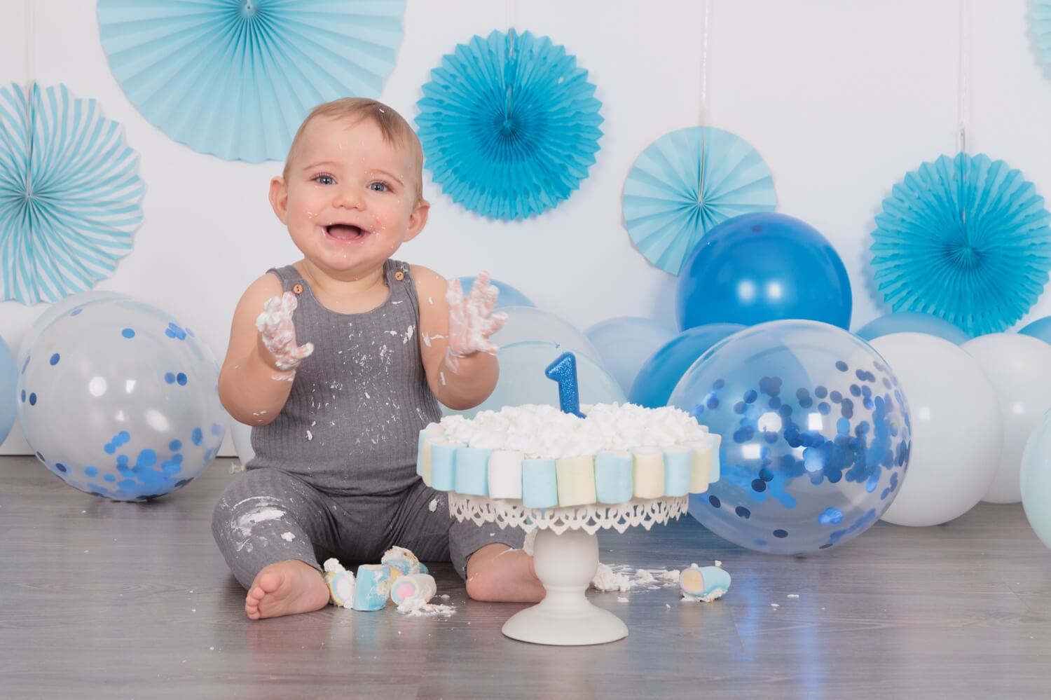 smashing cake 