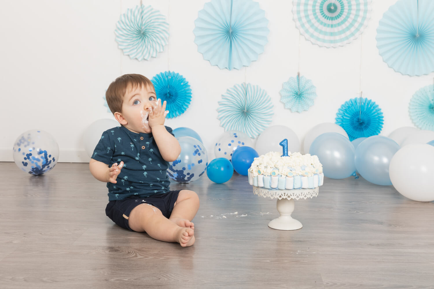 smashing cake