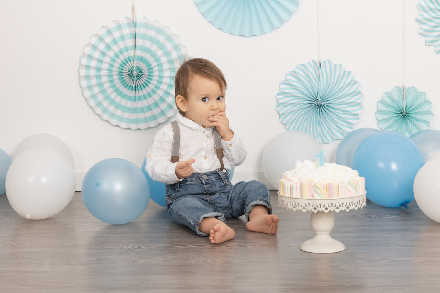 smashing cake