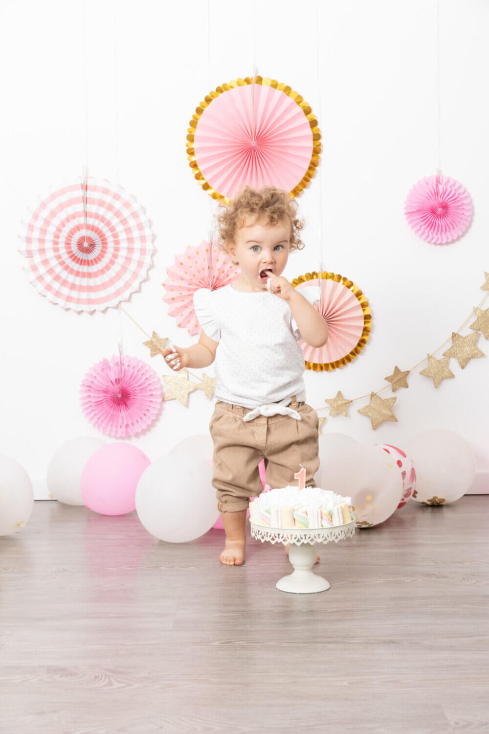 smashing cake 