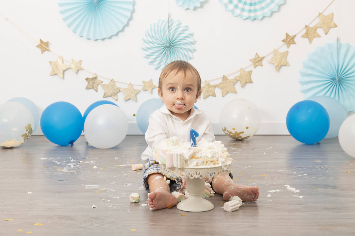 smashing cake